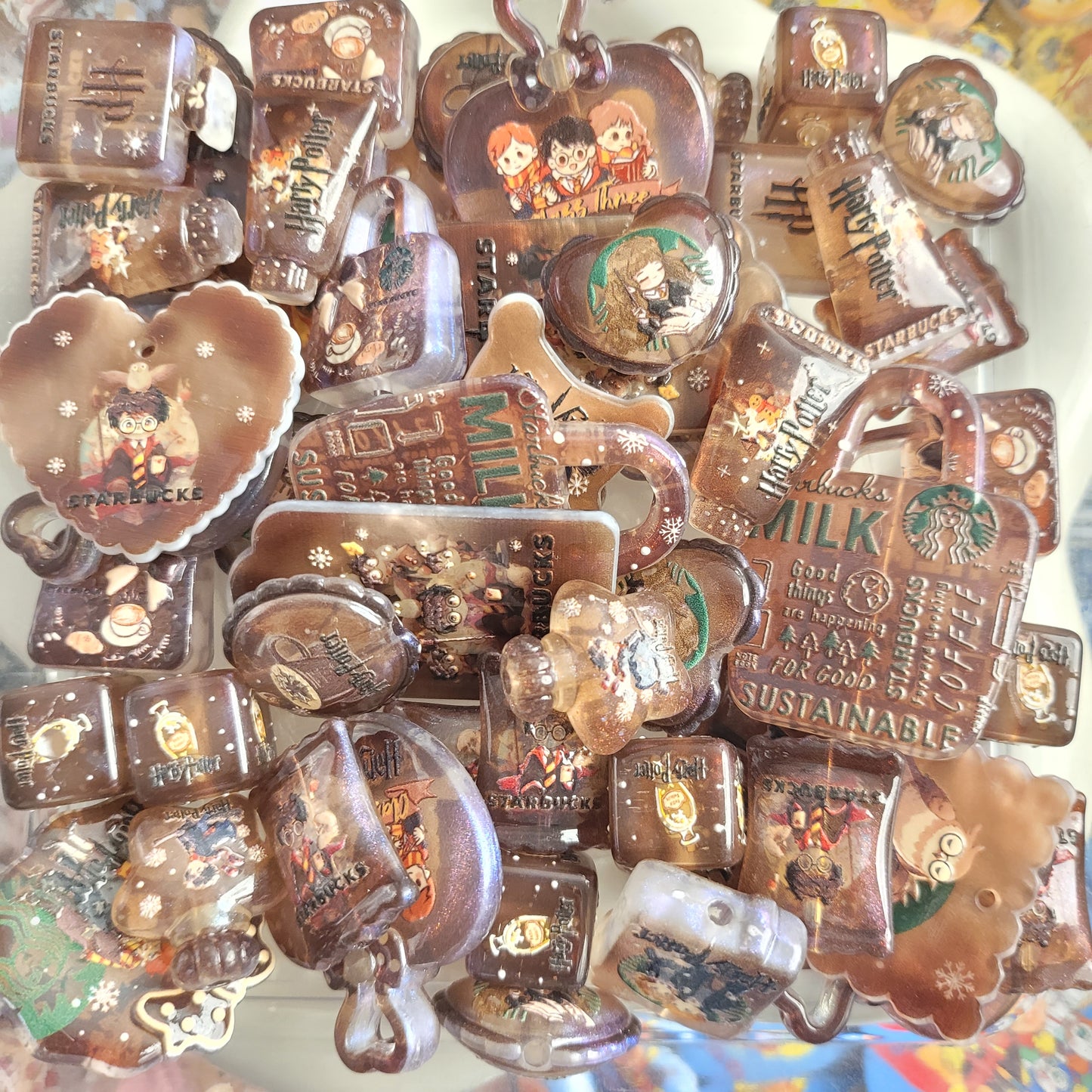 R183「 2026 01/06新作」めっちゃ人気「浮き彫り!!夜光 魔法学院 。♥。・゚♡゚・。♥。・゚♡゚・。♥。」