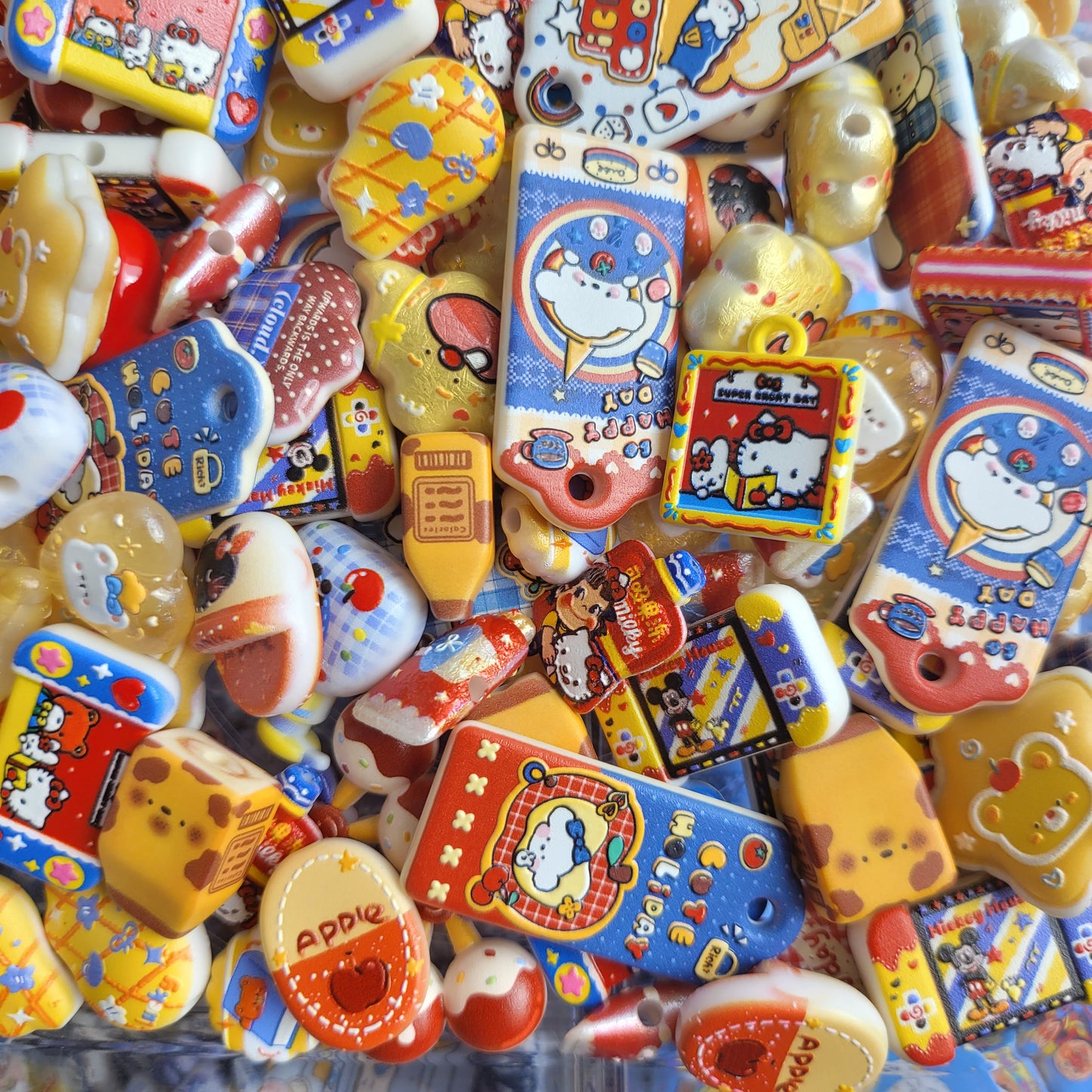 R210「01/15新作」めっちゃ人気「超可愛い、人気商品 ピカピカkitty。♥。・゚♡゚・。♥。・゚♡゚・。♥。」