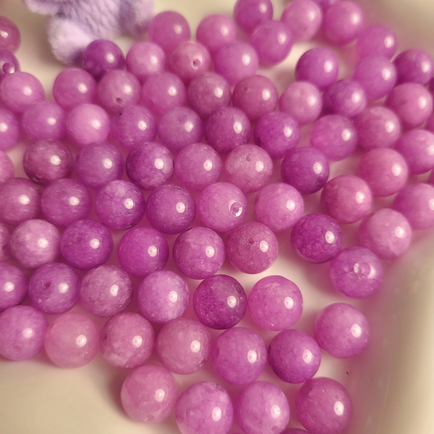 おすすめ：久々の天然石シリーズ　T020　天然紫玉髄　Lilac（サイズ１０ｍｍ）高品質天然石　めっちゃ綺麗な色