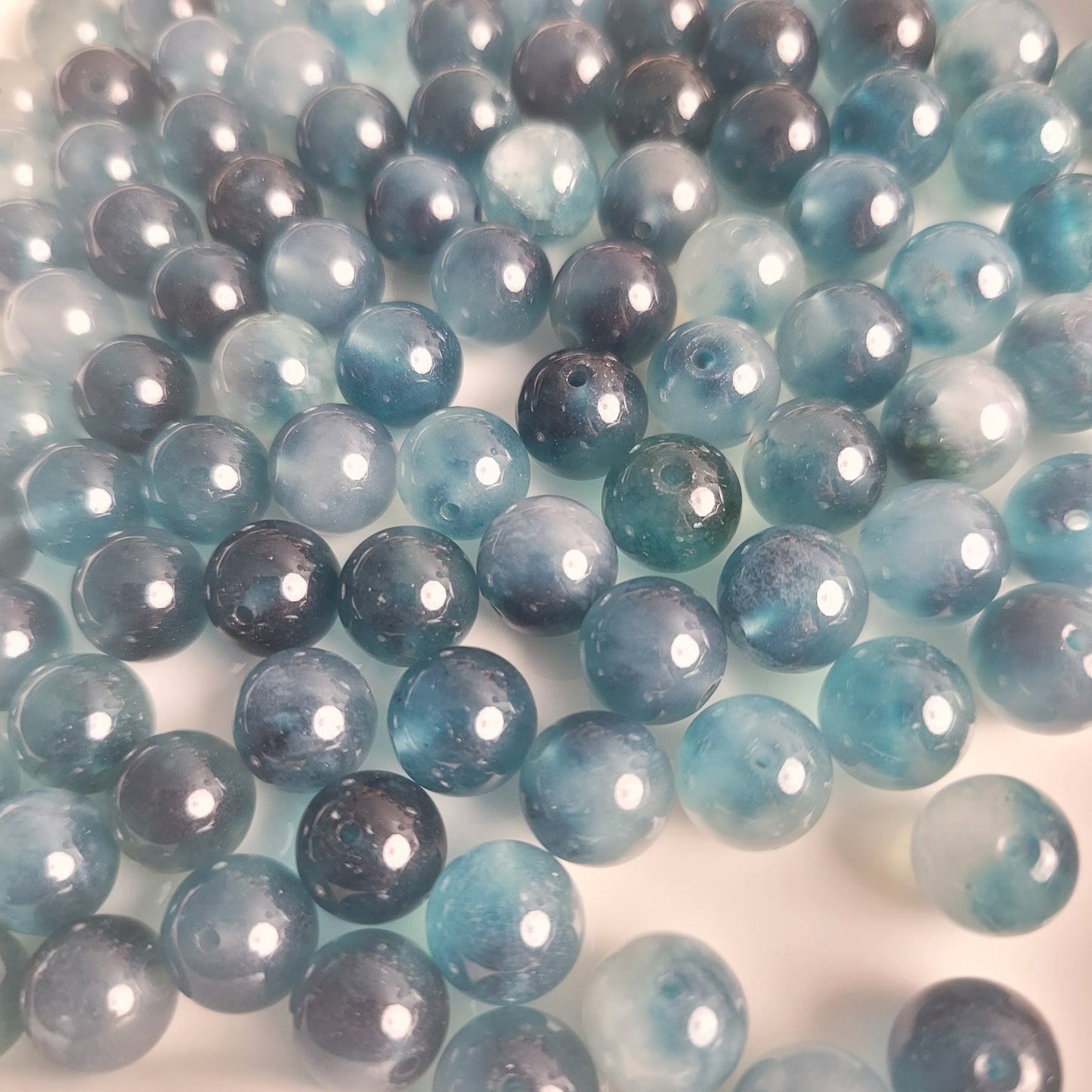 おすすめ：新作　T021　天然翡翠（ヒスイ）アイスタイプ　Bluewater（サイズ１０ｍｍ）高品質天然石　めっちゃ綺麗な色