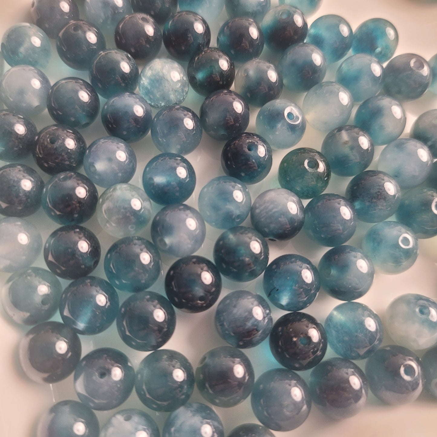 おすすめ：新作　T021　天然翡翠（ヒスイ）アイスタイプ　Bluewater（サイズ１０ｍｍ）高品質天然石　めっちゃ綺麗な色