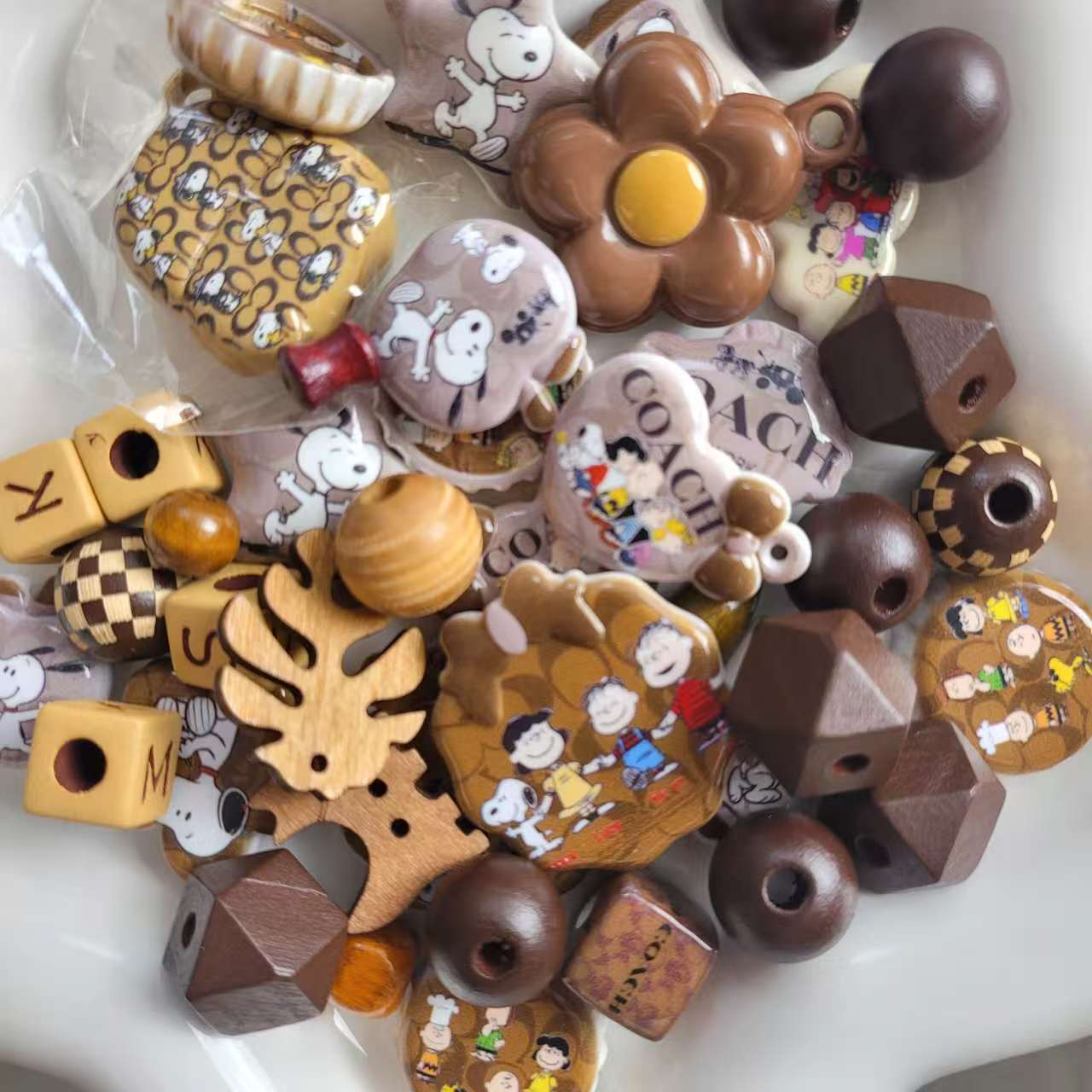 R062 [10/18 再販中！！]オーダーメイド「チョコベビー｡♥｡･ﾟ♡ﾟ･｡♥｡･ﾟ♡ﾟ･｡♥｡」木製ビーズ入り　めっちゃ可愛い