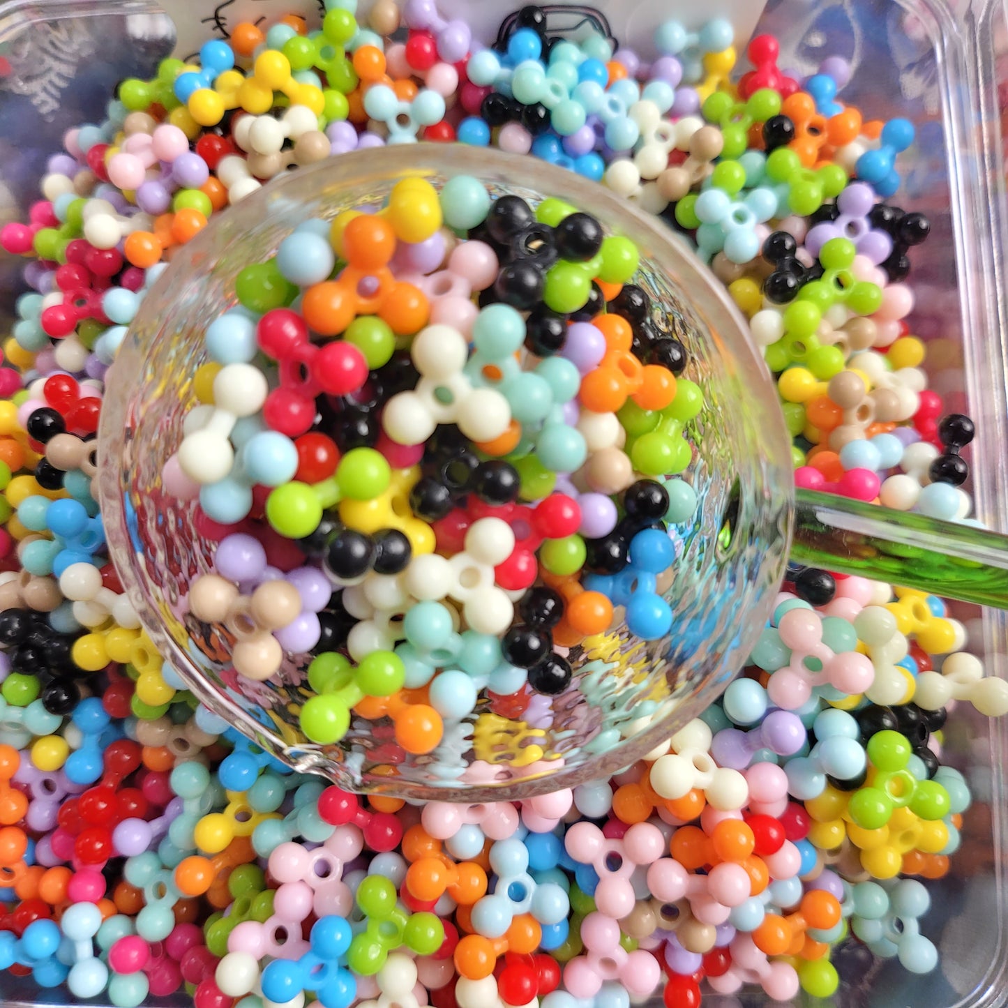 R999 三角ビーズ　ミックス（１００ＭＬ）