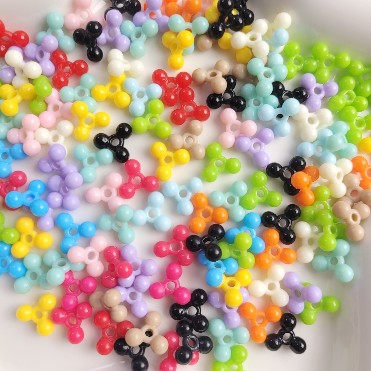 R999 三角ビーズ　ミックス（１００ＭＬ）