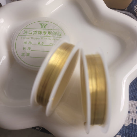 金色　ワイヤー　0.5ｍｍ　長さは約5メートル