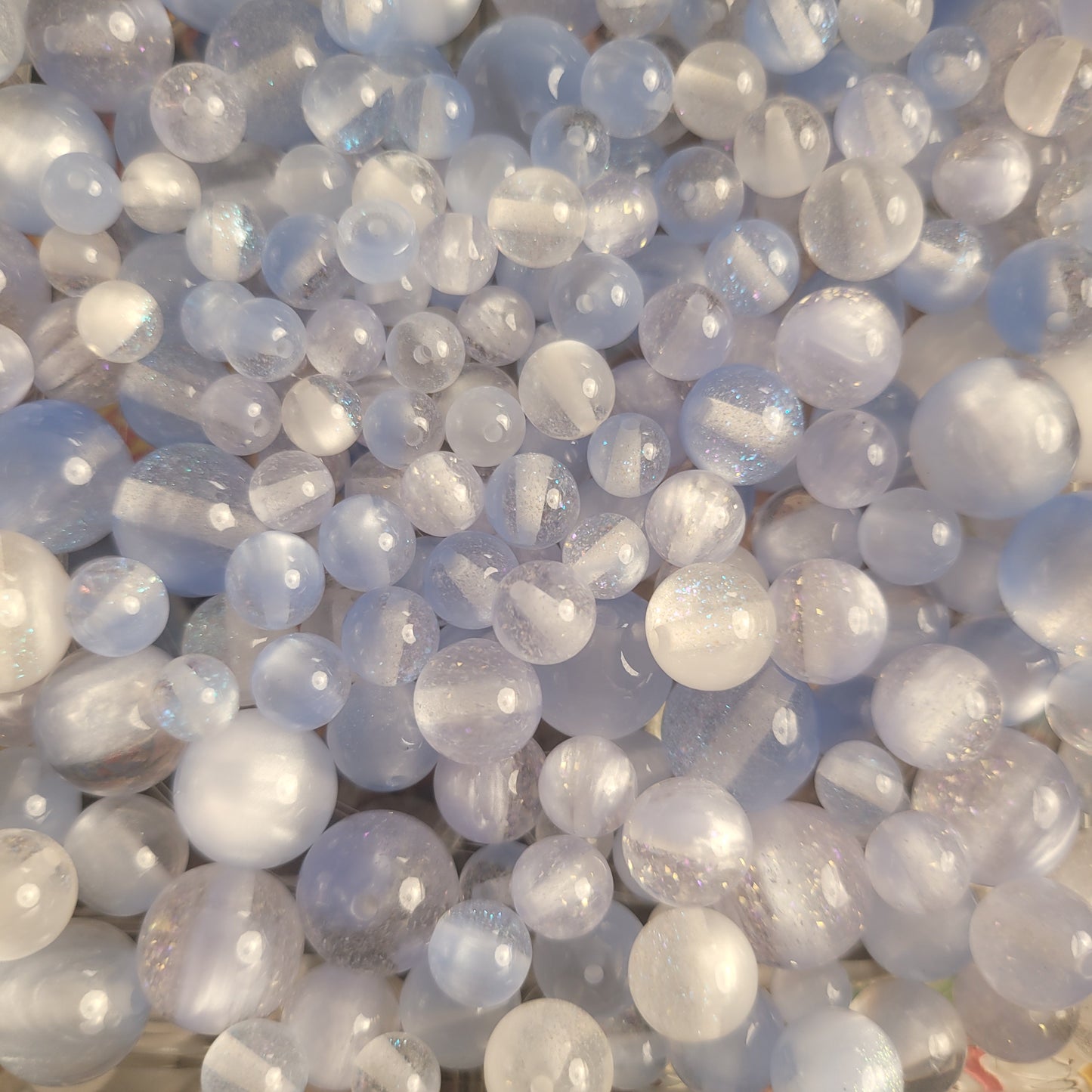 R101「11/16新作」オーロラビーズ　四種　ミックス　単色　１００ｍｌ