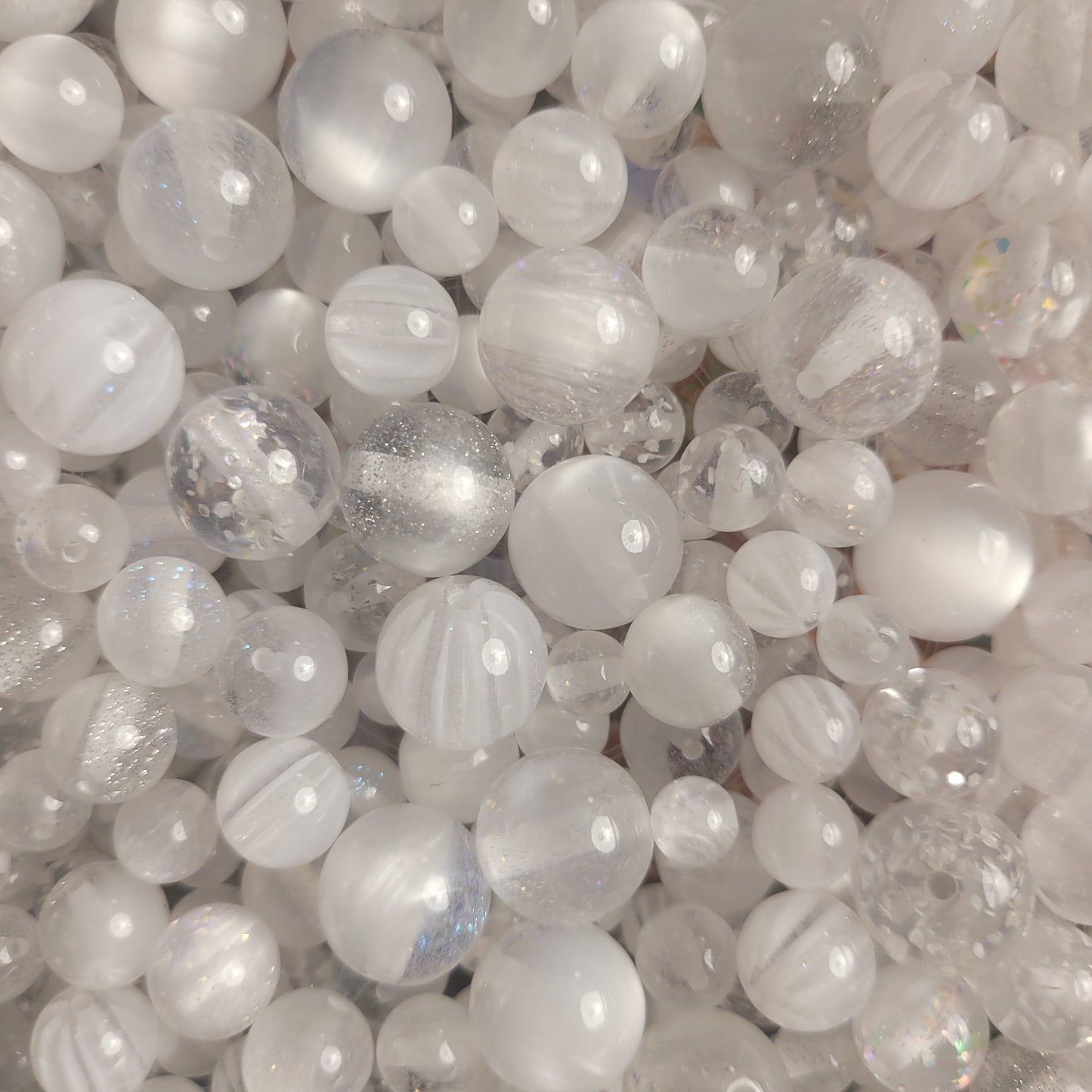 R101「11/16新作」オーロラビーズ　四種　ミックス　単色　１００ｍｌ