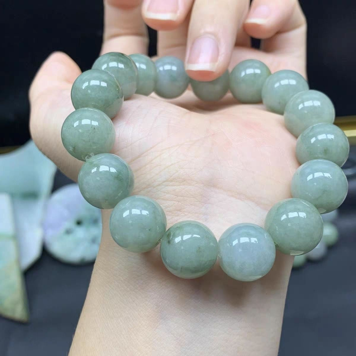 X002　11/30新作「天然石ブレスレット」青翡翠　Aランク　豆グリーン
