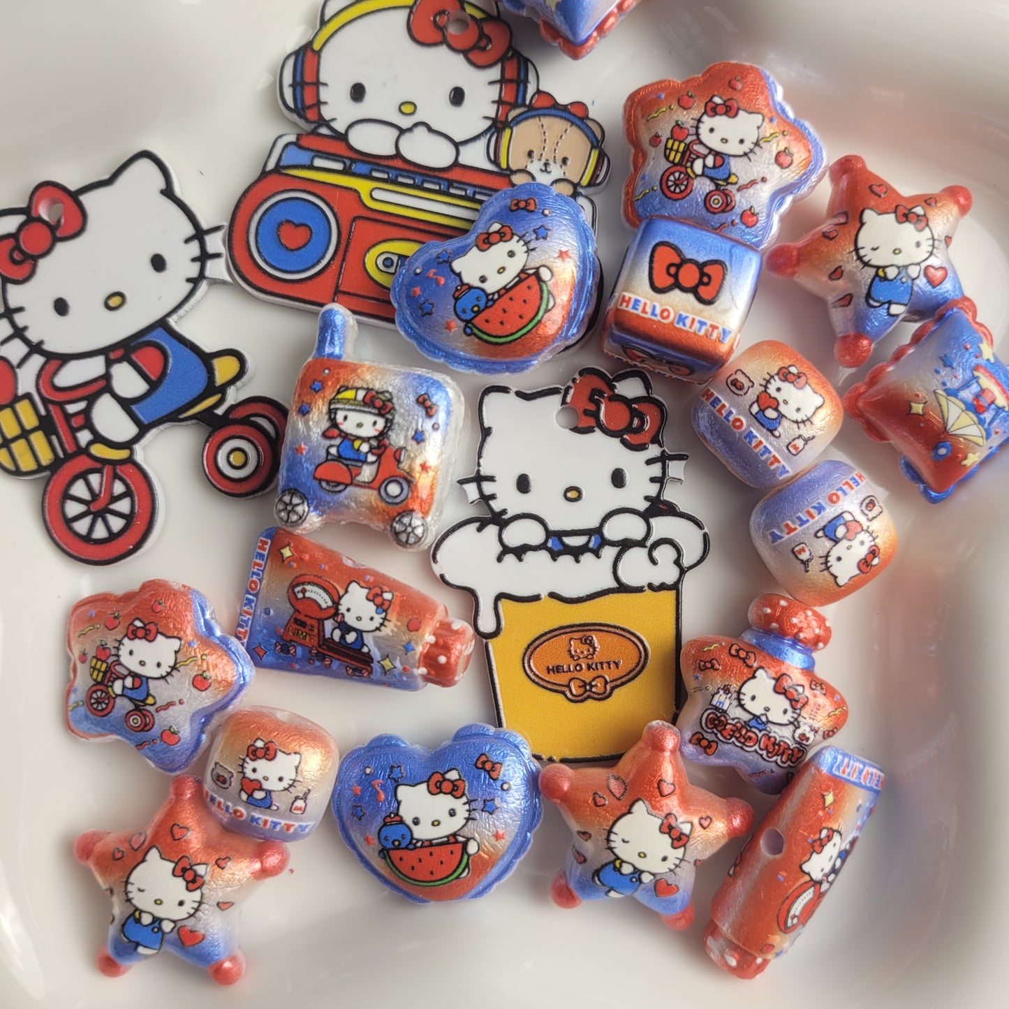 R142「 12/18新作」めっちゃ人気「超可愛い浮き彫り！！！オリジナルkitty｡♥｡･ﾟ♡ﾟ･｡♥｡･ﾟ♡ﾟ･｡♥｡」