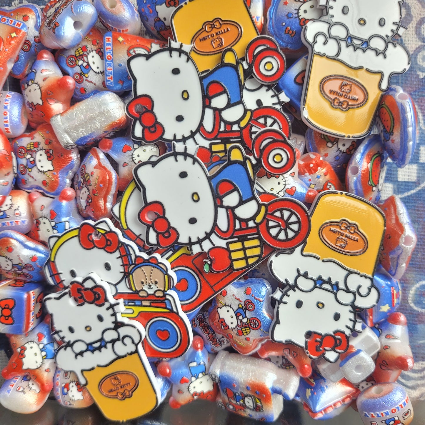 R142「 12/18新作」めっちゃ人気「超可愛い浮き彫り！！！オリジナルkitty｡♥｡･ﾟ♡ﾟ･｡♥｡･ﾟ♡ﾟ･｡♥｡」