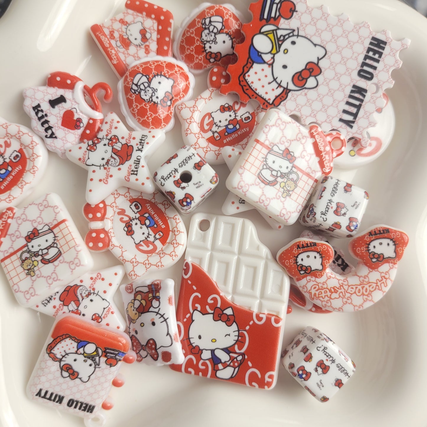 R151「 12/21新作」めっちゃ人気「超可愛い浮き彫り！！！kitty12/21｡♥｡･ﾟ♡ﾟ･｡♥｡･ﾟ♡ﾟ･｡♥｡」