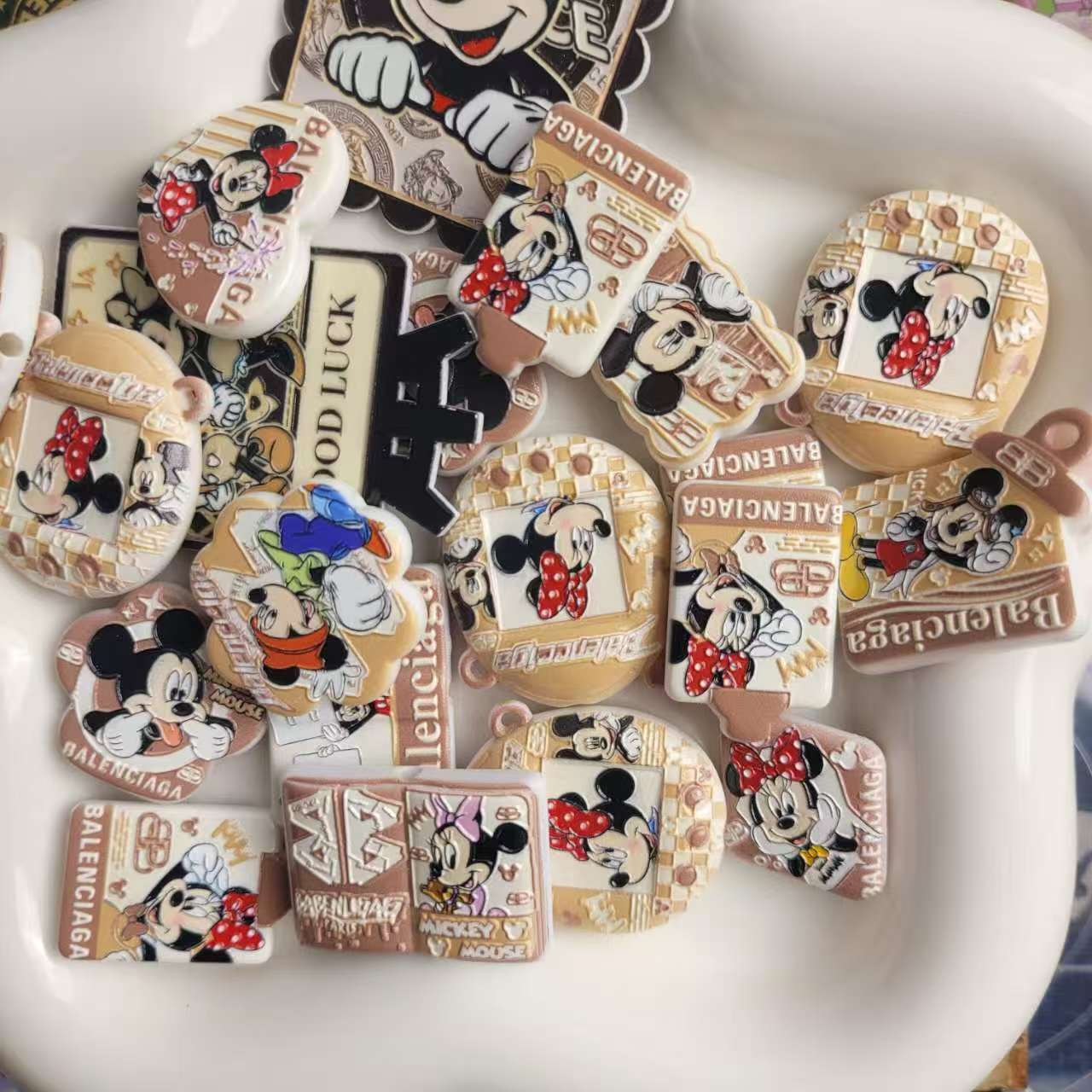 R173「 12/28新作」めっちゃ人気「超可愛い浮き彫り！！ミッキーチョコ｡♥｡･ﾟ♡ﾟ･｡♥｡･ﾟ♡ﾟ･｡♥｡」