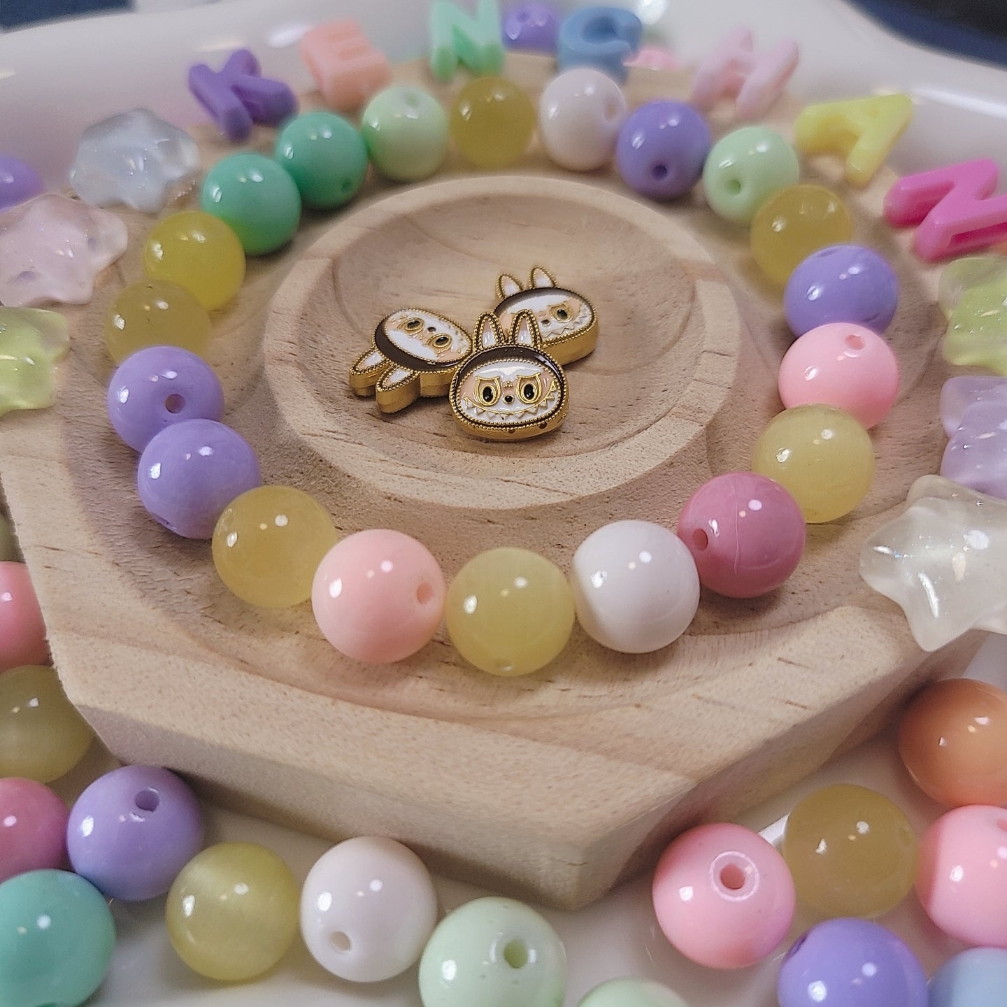 G001 8/12　奈央ちゃんのお誕生日ビーズ「ネコ目　ガラス陶器」フレイヤの光　めっちゃお得　