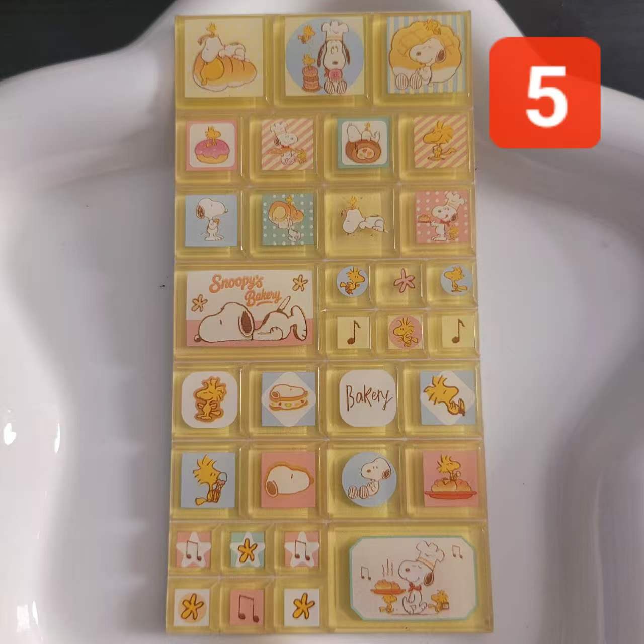 S005 ちいかわわわ　おしりシール　可愛いポンポンドロップ SNOOPYタイルタイプシール